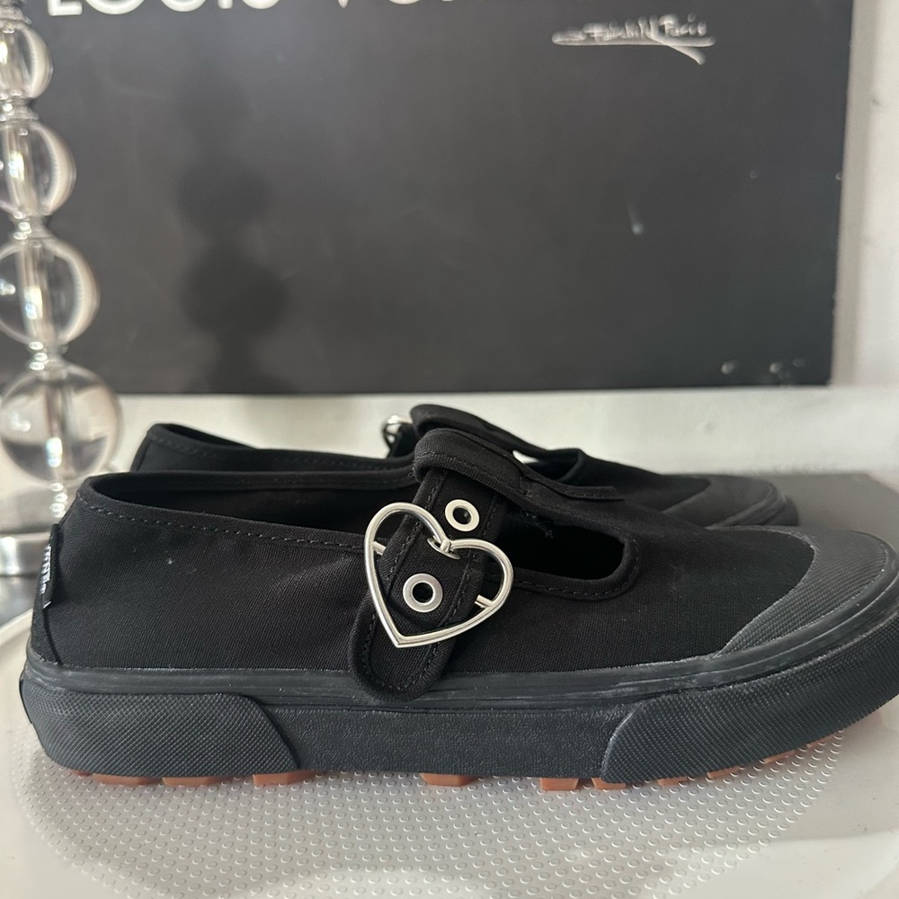 🆕Vans Canvas Heart Buckle Mary Janes - Picture 9 of 14